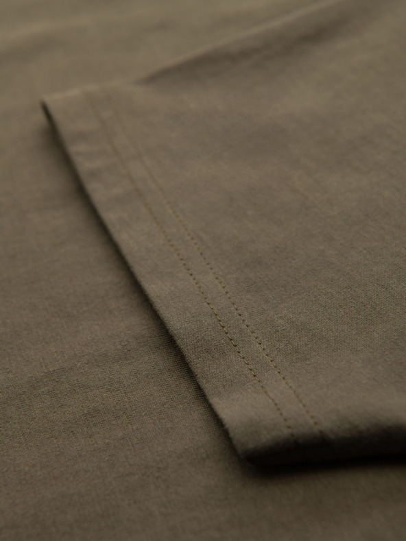 Ombre Clothing BASIC férfi klasszikus V-nyakú pamut póló - sötét olívazöld