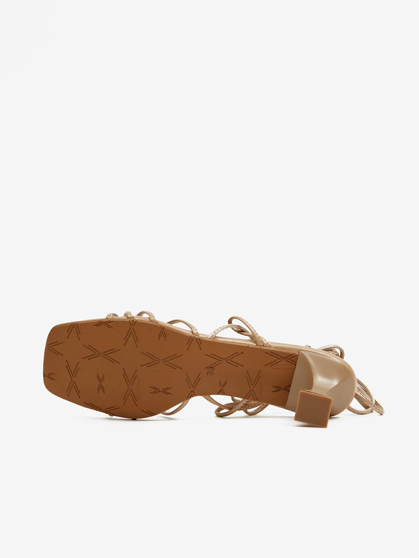 Ojju Bézs színű női csipkés sarkú szandál OJJU