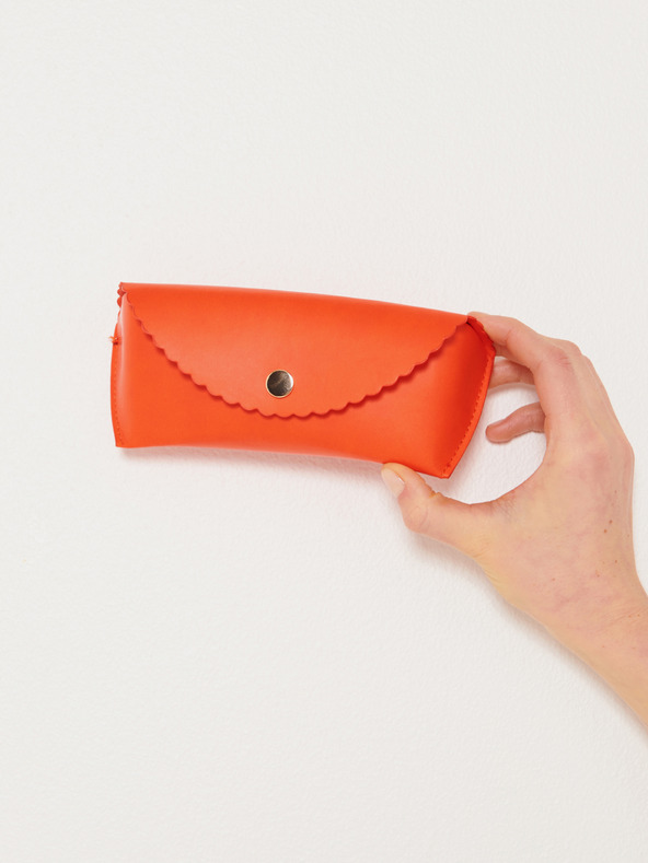 CAMAIEU Piros szemüvegtok CAMAIEU