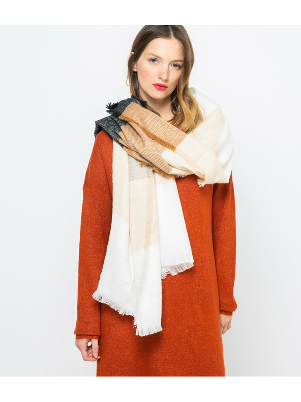 CAMAIEU Krémes sál CAMAIEU