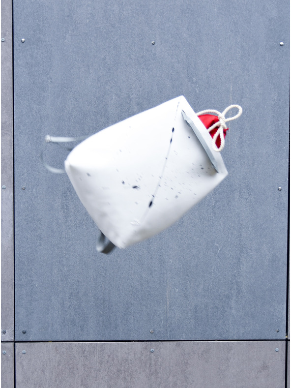 Xiss Női fehér mintás hátizsák Xiss Splashed White City Red fröccsöntött fehér