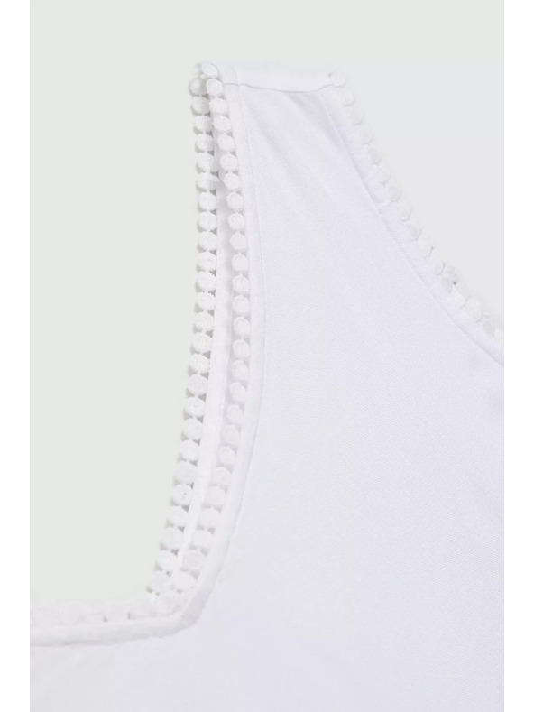 Moodo Fehér trikó díszítő szegéllyel