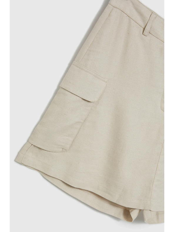 Moodo Krémes rövidnadrág zsebbel