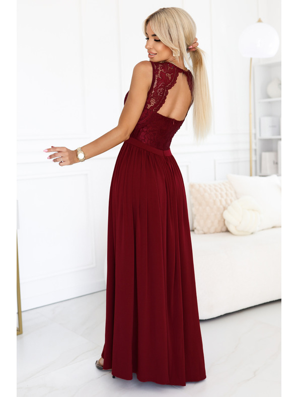 numoco Hosszú LEA ruha csipke kivágással és oldalsó hasítékkal - bordó
