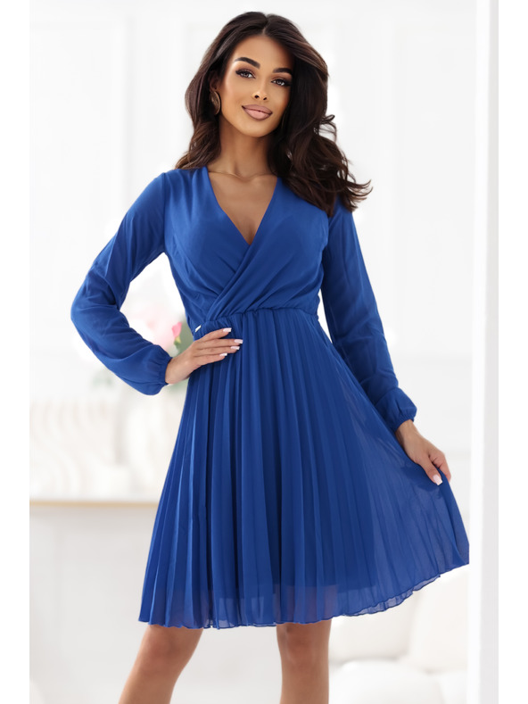 numoco Elegáns rakott ISABELLE ruha kivágással és hosszú ujjal - búzavirág kék