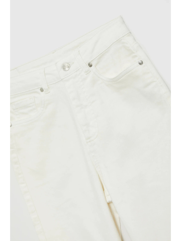 Moodo Fehér női rövidített farmer