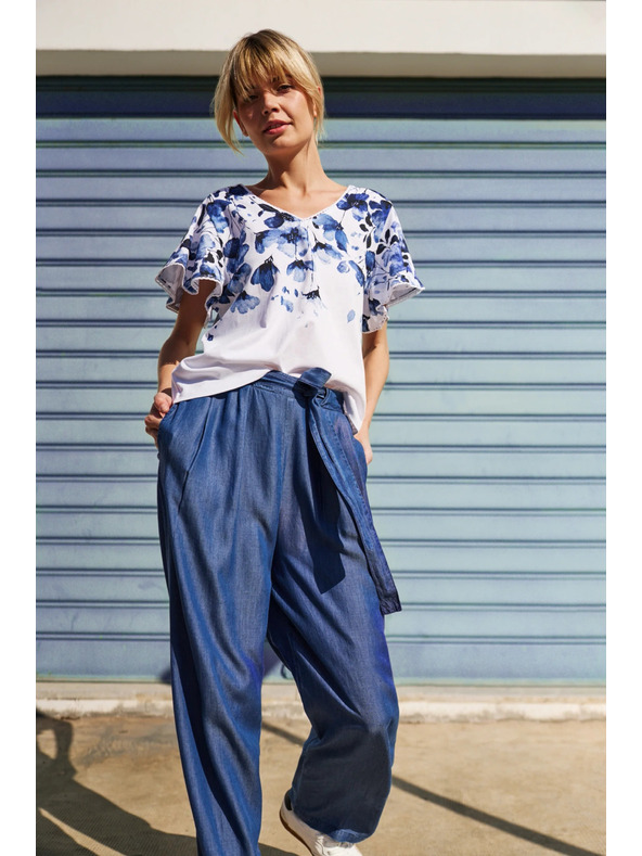 Moodo Fehér blúz kék virágokkal