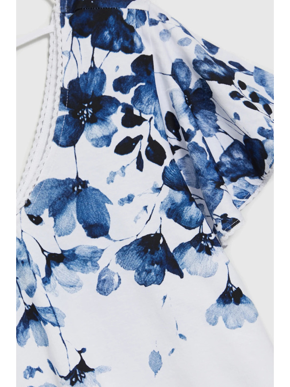 Moodo Fehér blúz kék virágokkal