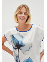 Moodo Fehér virágos női blúz kék virágokkal