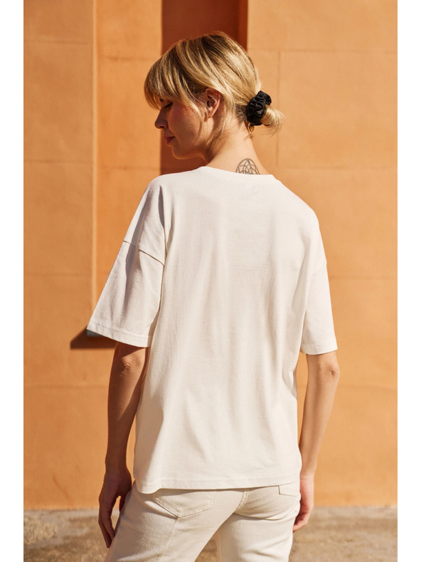 Moodo Fehér nyomott mintás női póló