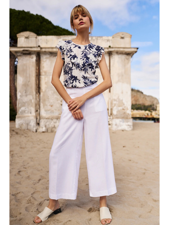 Moodo Moodo női póló – fehér kék virágokkal