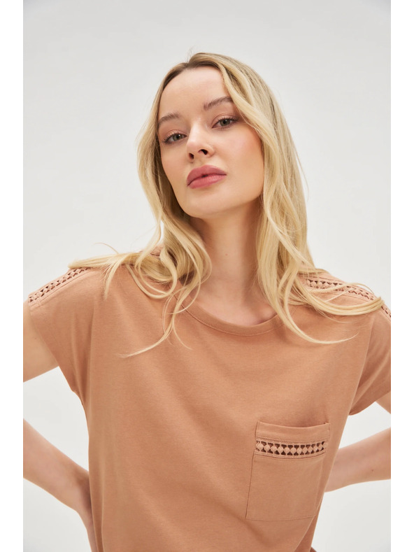 Moodo Moodo női póló zsebbel – sötétbarna