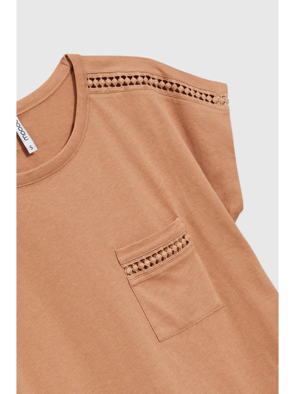 Moodo Moodo női póló zsebbel – sötétbarna