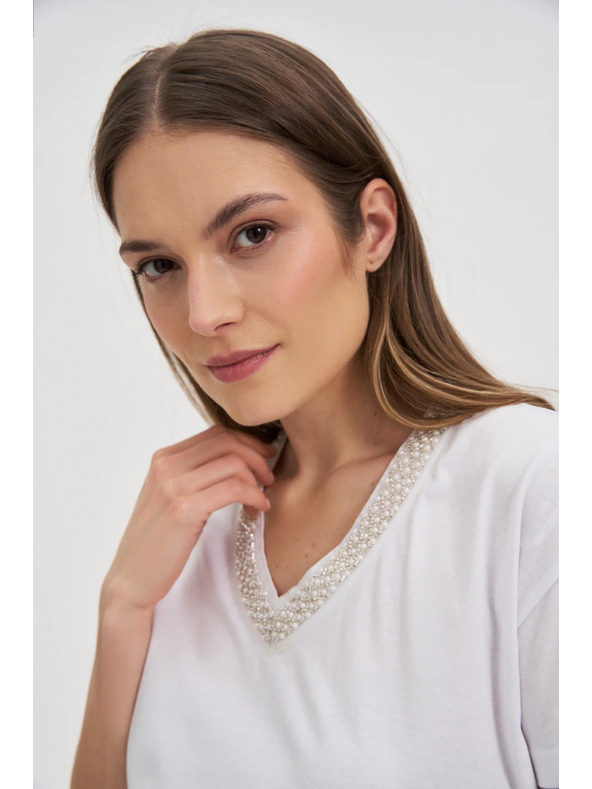 Moodo Női póló díszített nyakrésszel – fehér