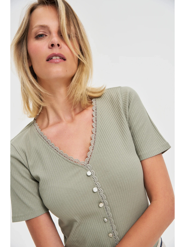 Moodo Olívazöld női póló gombokkal
