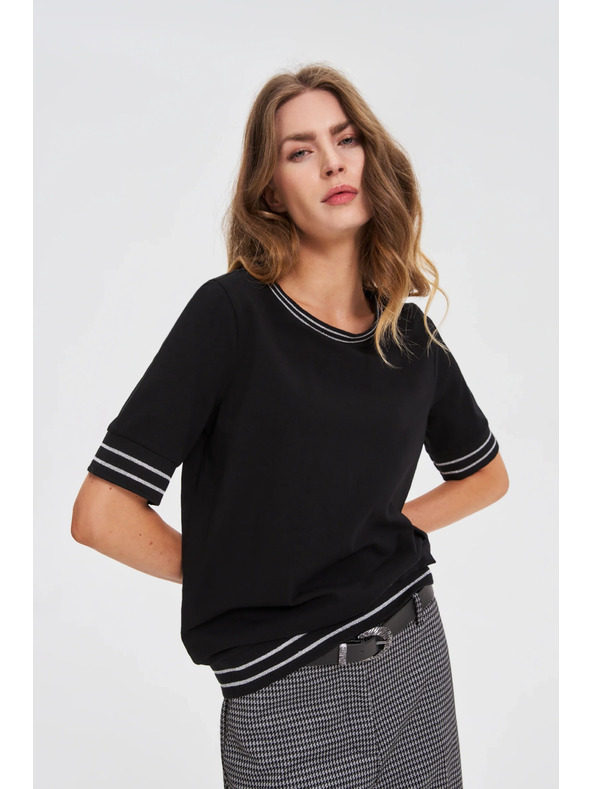 Moodo Fekete kontrasztos szegélyű Moodo top