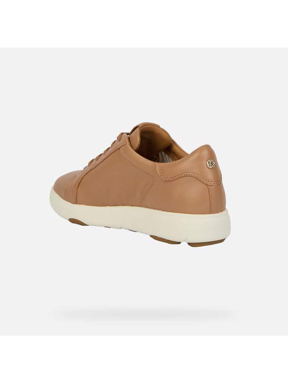 Geox Bézs női sportcipő Geox Nebula 2.0 C