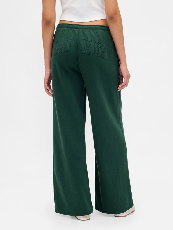 GAP Bő szárú melegítőnadrág VintageSoft GAP