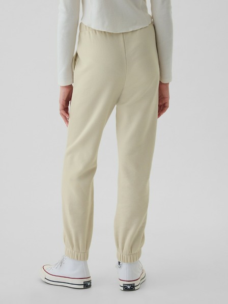 GAP Gyerek fleece sportnadrág logóval army GAP