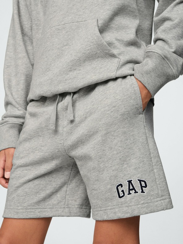 GAP Gyerek melegítő short logóval GAP