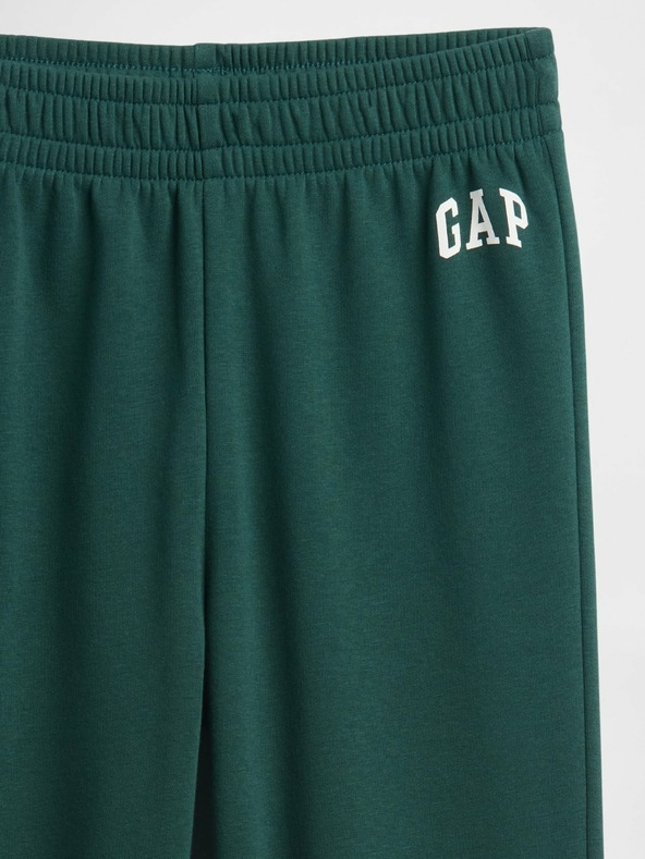 GAP Gyerek fleece sportnadrág logóval army GAP