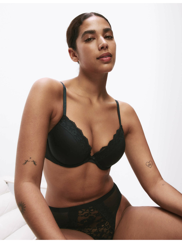 Marks & Spencer Csipkés felemás melltartó merevítővel és párnázott kosarakkal, 2,5 oz. méret. A-E Marks & Spencer fekete