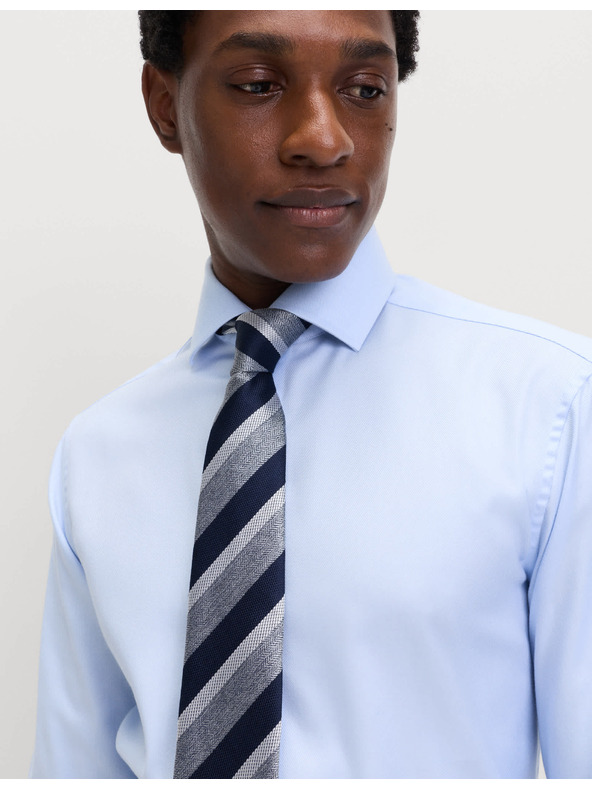 Marks & Spencer Karcsúsított szabású ing luxus pamutból, dupla mandzsettával Marks & Spencer kék