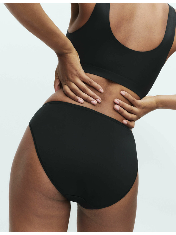 Marks & Spencer 5 darab magas derekú, mikroszálas, látható szegély nélküli, magas derekú alsónadrág, csomagonként 5 darab Marks & Spencer fekete