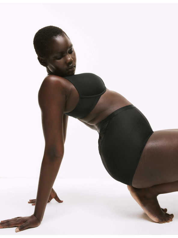 Marks & Spencer Erősen formázó varrásmentes derék alatti alakformáló Body Define™ Marks & Spencer fekete