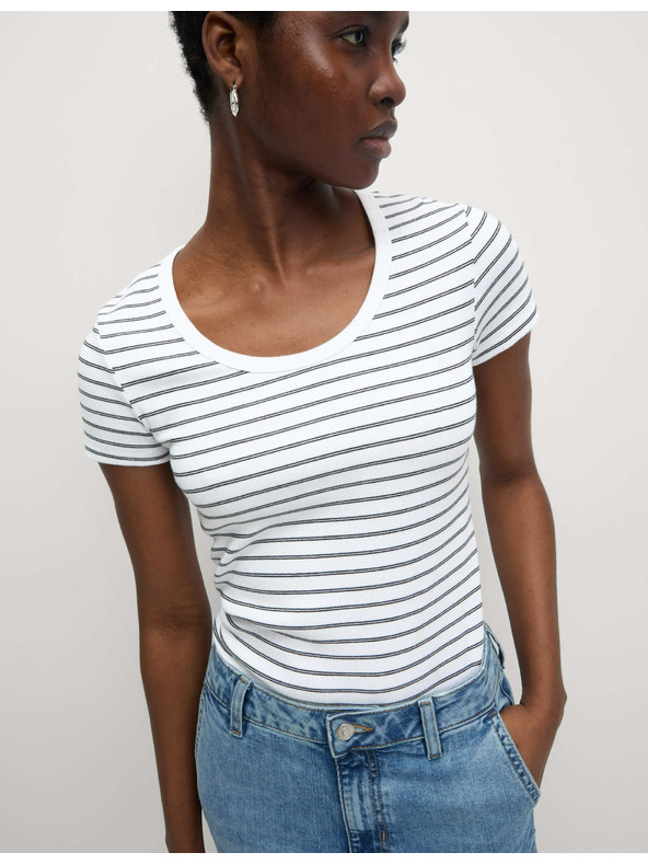 Marks & Spencer Csíkos póló ovális nyakkivágással, magas pamuttartalommal Marks & Spencer fehér