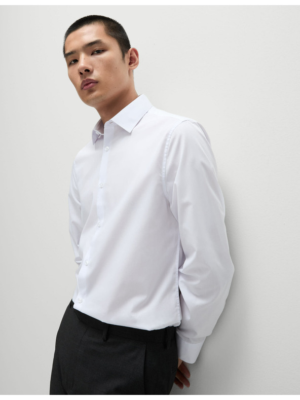 Marks & Spencer Karcsúsított szabású ing, könnyen vasalható Marks & Spencer fehér