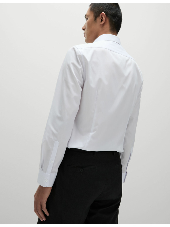 Marks & Spencer Karcsúsított szabású ing, könnyen vasalható Marks & Spencer fehér