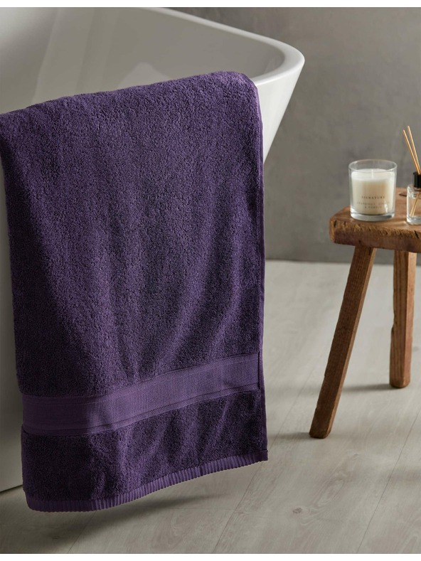 Marks & Spencer Extra puha antibakteriális törölköző 100% pamutból Marks & Spencer lila