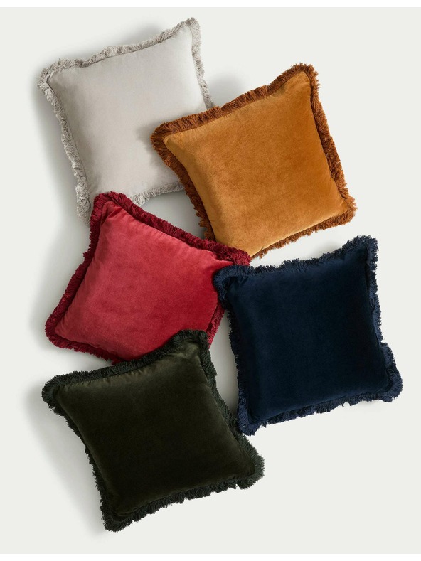 Marks & Spencer Bársony bojtos párna 100% pamutból Marks & Spencer sárga