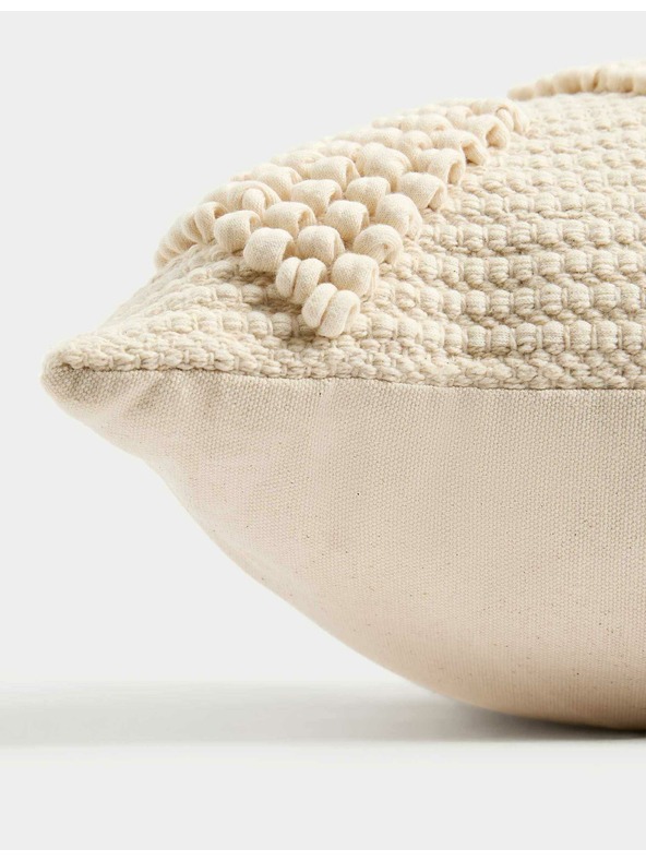 Marks & Spencer 100% pamut párna hímzéssel és geometriai mintával Marks & Spencer krém