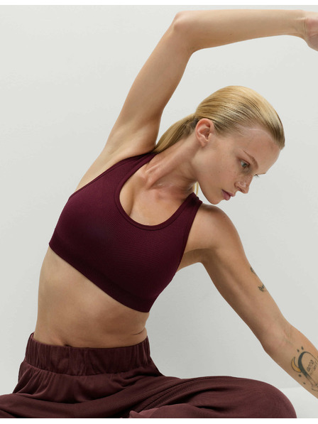 Marks & Spencer Közepes merevítésű kétoldalas varrásmentes sportmelltartó Marks & Spencer piros