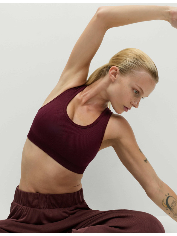 Marks & Spencer Közepes merevítésű kétoldalas varrásmentes sportmelltartó Marks & Spencer piros