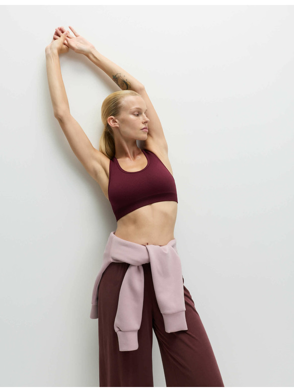 Marks & Spencer Közepes merevítésű kétoldalas varrásmentes sportmelltartó Marks & Spencer piros