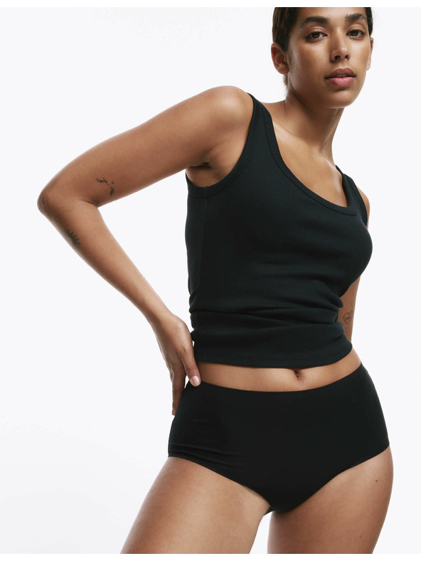 Marks & Spencer Magasderekú rövidnadrág láthatatlan szegéllyel Cool Comfort, 3 db Marks & Spencer fekete