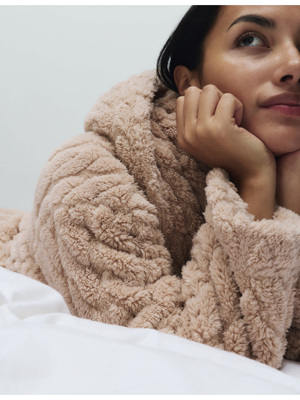 Marks & Spencer Kapucnis hosszú zsorzsett fürdőköpeny Marks & Spencer törtfehér