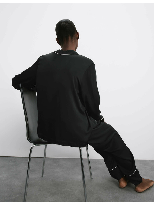 Marks & Spencer Marks & Spencer szatén pizsama szett hajtókával fekete