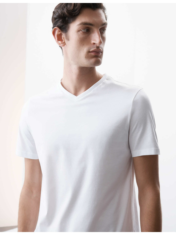 Marks & Spencer V-nyakú póló 100% Supima® pamutból Marks & Spencer fehér