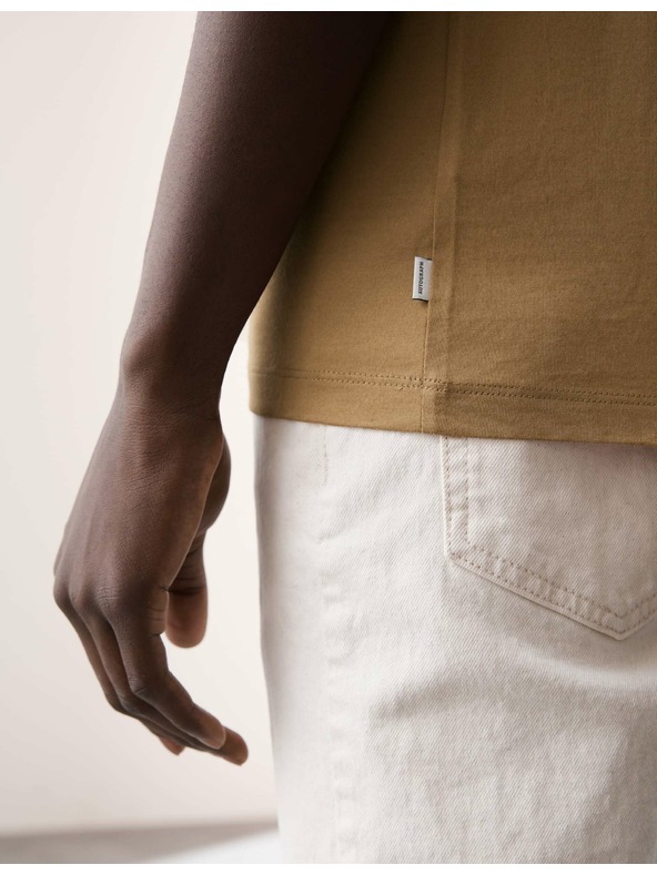 Marks & Spencer Prémium pamut póló, szűk szabás Marks & Spencer barna