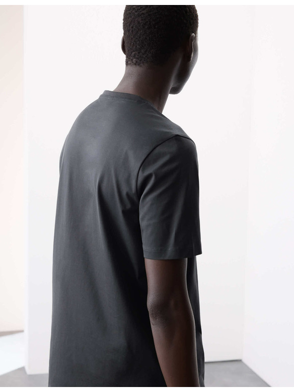 Marks & Spencer Prémium pamut póló, szűk szabás Marks & Spencer szürke