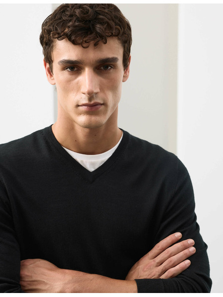 Marks & Spencer V-nyakú pulóver tiszta rendkívül finom merino gyapjúból, Marks & Spencer fekete