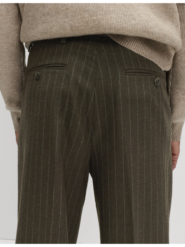 Marks & Spencer Sima, bő szabású nadrág finom csíkokkal Marks & Spencer barna