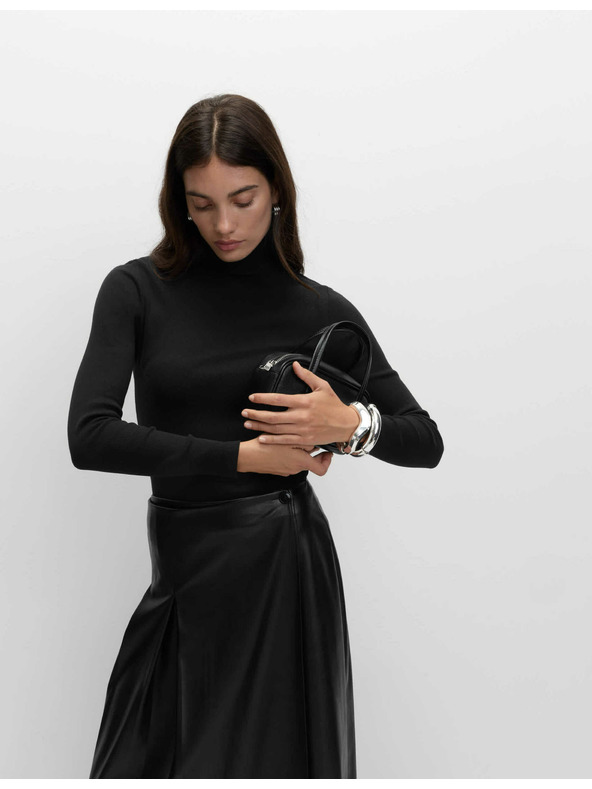 Marks & Spencer Bordázott felső magas nyakkal és magas pamuttartalommal, Marks & Spencer fekete