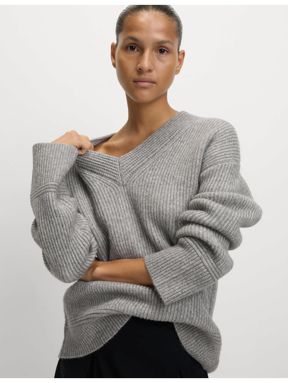 Marks & Spencer Bordázott V-nyakú pulóver puha fonálból Marks & Spencer szürke