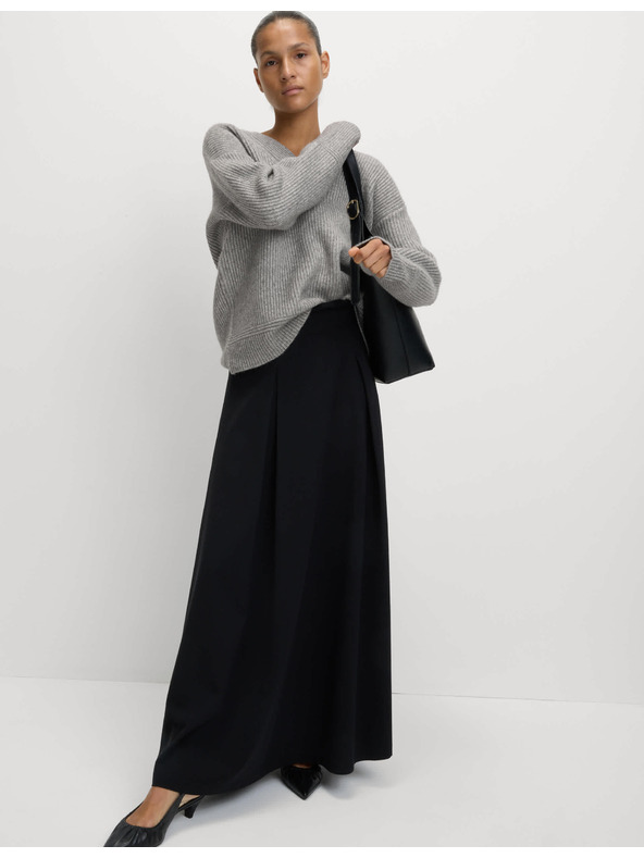 Marks & Spencer Bordázott V-nyakú pulóver puha fonálból Marks & Spencer szürke