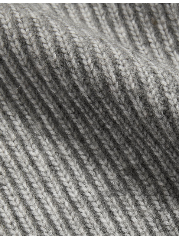 Marks & Spencer Bordázott V-nyakú pulóver puha fonálból Marks & Spencer szürke